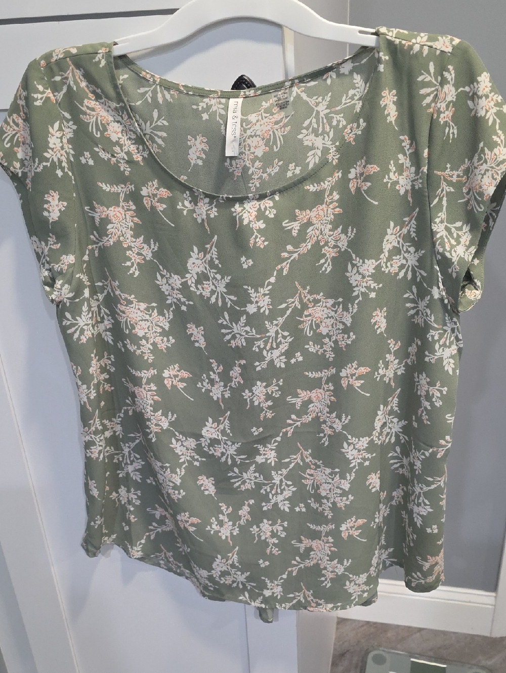 Sage Green Floral Short-Sleeve Blouse